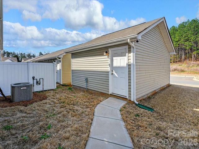 15748 Country House Street, Charlotte, NC 28273