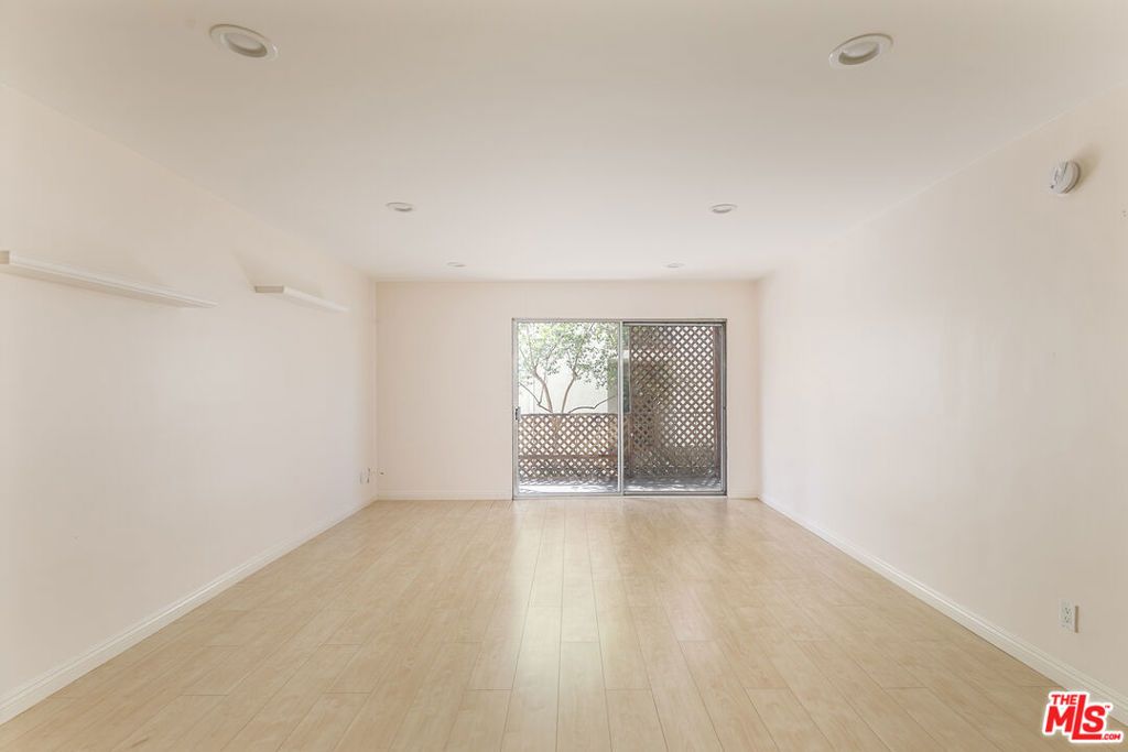 5460 White Oak Avenue K103, Encino, CA 91316 — photo 2