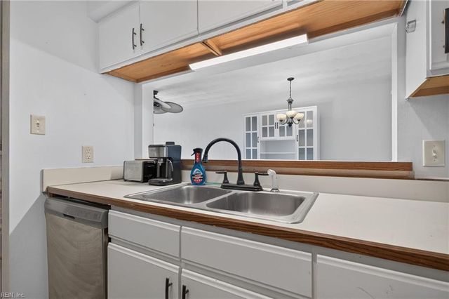 2246 E Ocean View Ave Apt 304, Norfolk, VA 23518