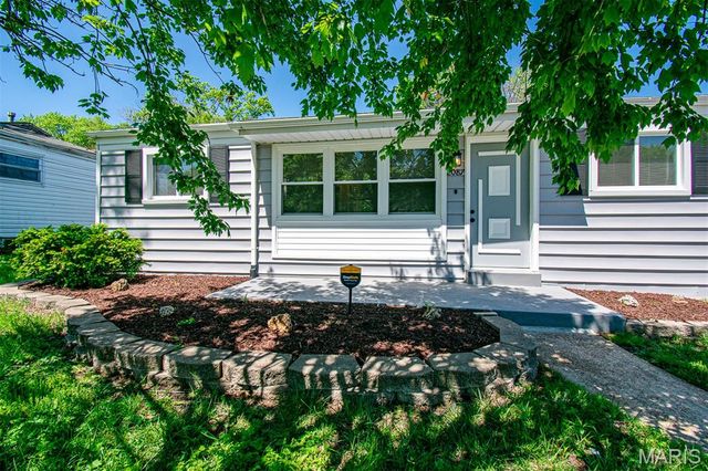 2087 CHAMBERS Road, St Louis, MO 63136