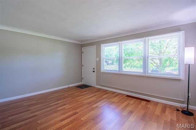 2087 CHAMBERS Road, St Louis, MO 63136