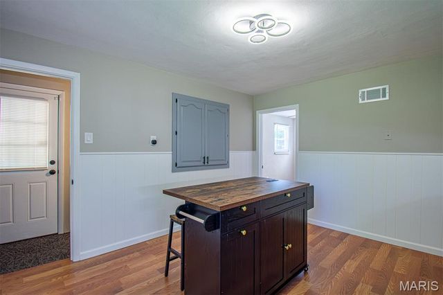 2087 CHAMBERS Road, St Louis, MO 63136