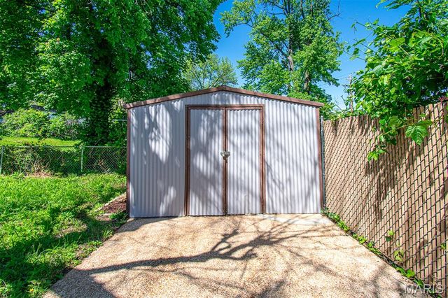 2087 CHAMBERS Road, St Louis, MO 63136