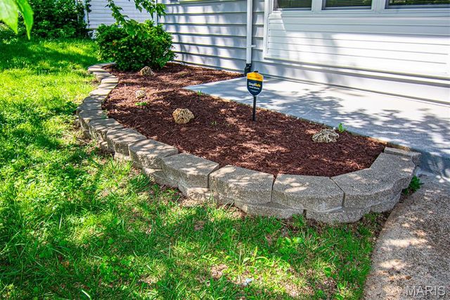2087 CHAMBERS Road, St Louis, MO 63136
