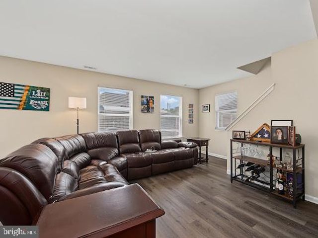 518-522 REPAUNO AVE, Gibbstown, NJ 08027