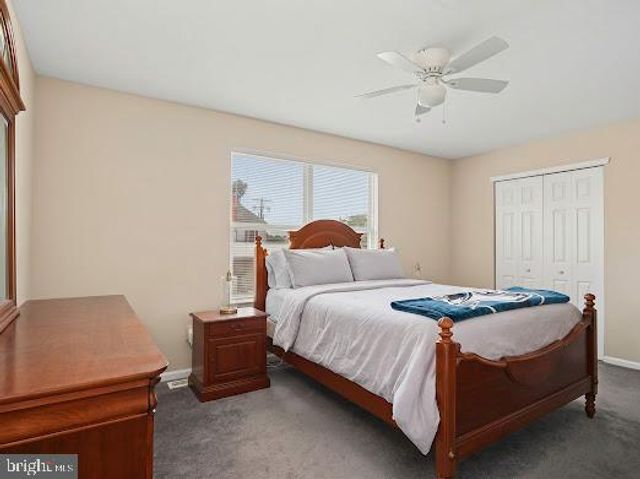 518-522 REPAUNO AVE, Gibbstown, NJ 08027