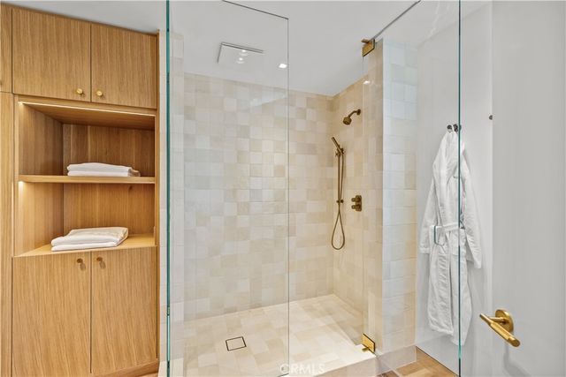 1075 Granville Drive, Newport Beach, CA 92660