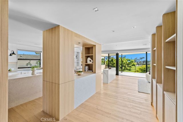 1075 Granville Drive, Newport Beach, CA 92660