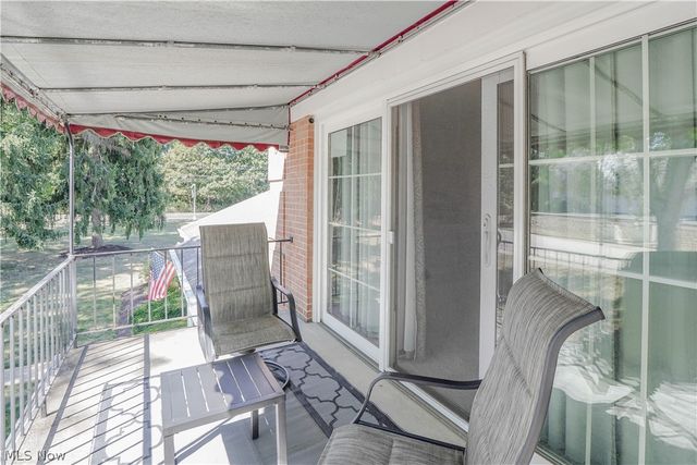 1653 Greenway Road SE 202, North Canton, OH 44709