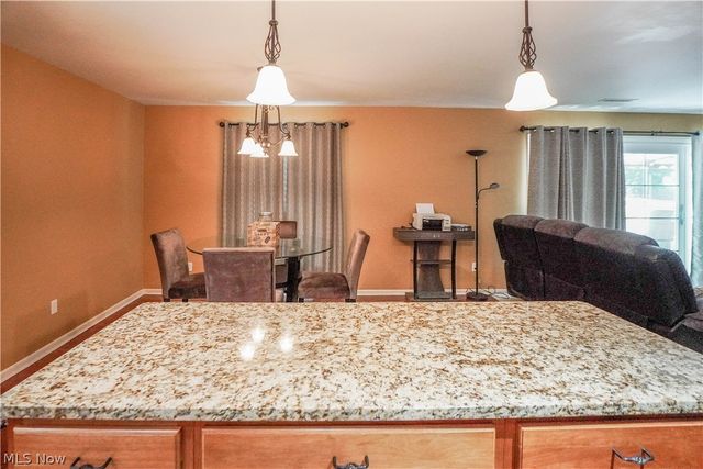 1653 Greenway Road SE 202, North Canton, OH 44709