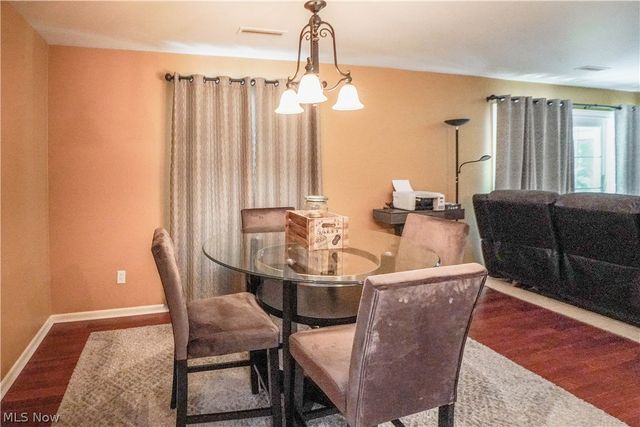1653 Greenway Road SE 202, North Canton, OH 44709