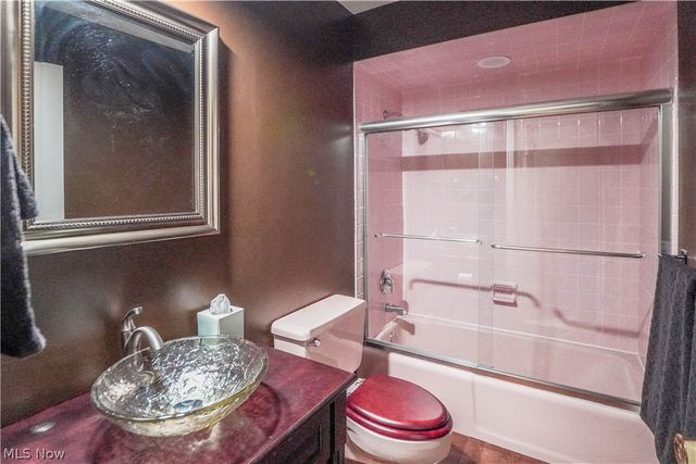 1653 Greenway Road SE 202, North Canton, OH 44709