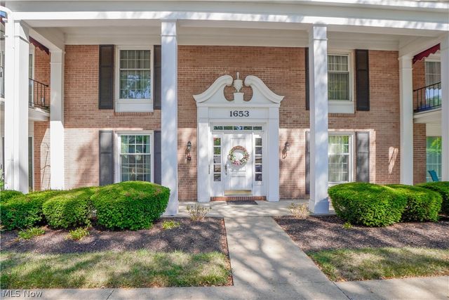 1653 Greenway Road SE 202, North Canton, OH 44709