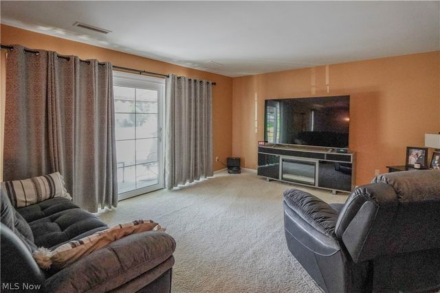 1653 Greenway Road SE 202, North Canton, OH 44709
