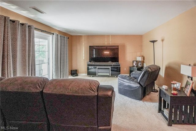 1653 Greenway Road SE 202, North Canton, OH 44709