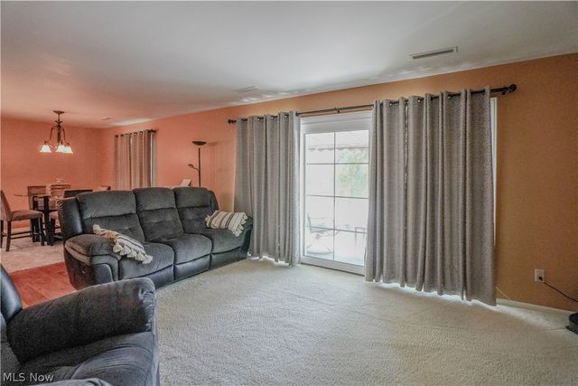 1653 Greenway Road SE 202, North Canton, OH 44709