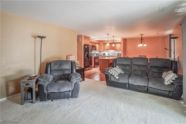 1653 Greenway Road SE 202, North Canton, OH 44709