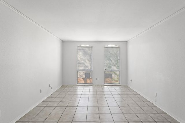 4637 Wild Indigo Street 492, Houston, TX 77027