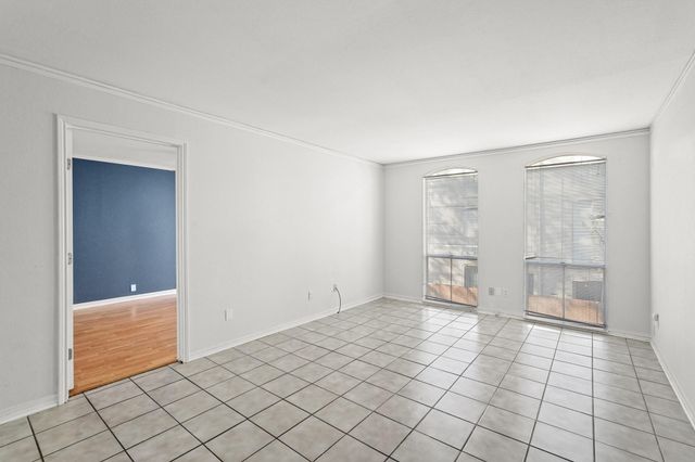 4637 Wild Indigo Street 492, Houston, TX 77027