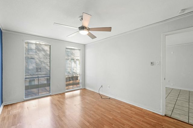 4637 Wild Indigo Street 492, Houston, TX 77027