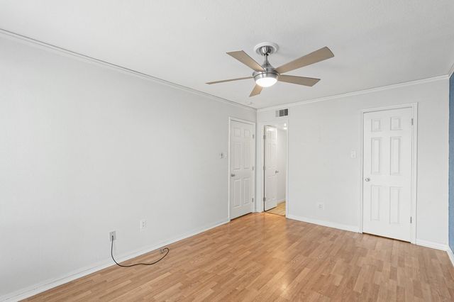 4637 Wild Indigo Street 492, Houston, TX 77027