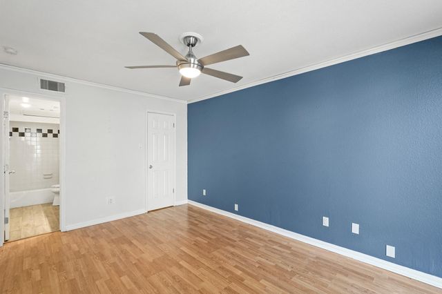 4637 Wild Indigo Street 492, Houston, TX 77027