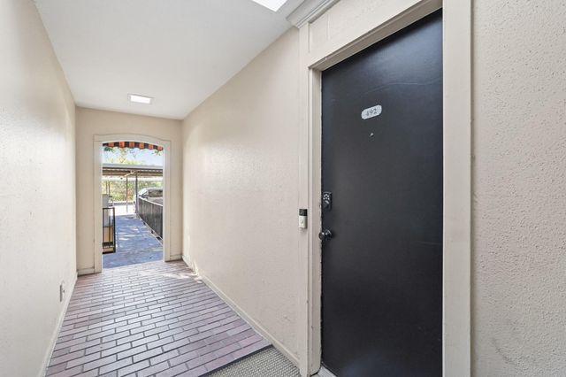 4637 Wild Indigo Street 492, Houston, TX 77027