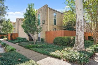 4637 Wild Indigo Street 492, Houston, TX 77027