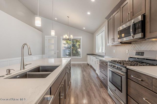 8042 N HIBISCUS LN, Coeur D'alene, ID 83815