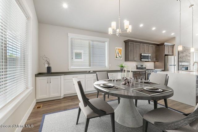 8042 N HIBISCUS LN, Coeur D'alene, ID 83815