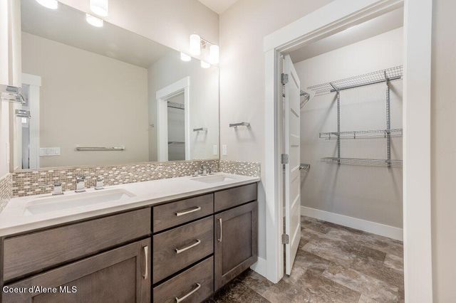 8042 N HIBISCUS LN, Coeur D'alene, ID 83815