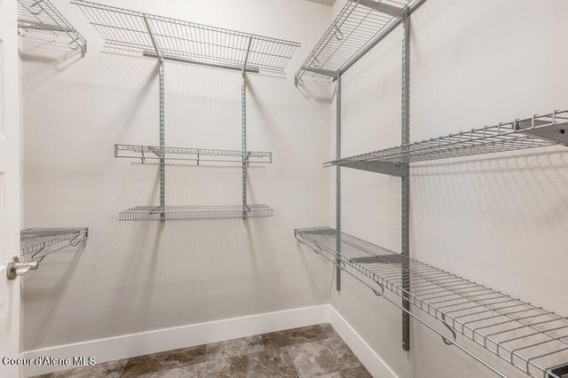 8042 N HIBISCUS LN, Coeur D'alene, ID 83815