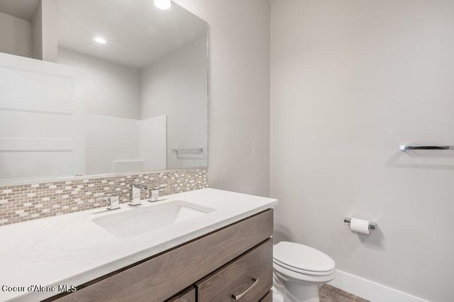 8042 N HIBISCUS LN, Coeur D'alene, ID 83815