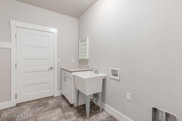 8042 N HIBISCUS LN, Coeur D'alene, ID 83815