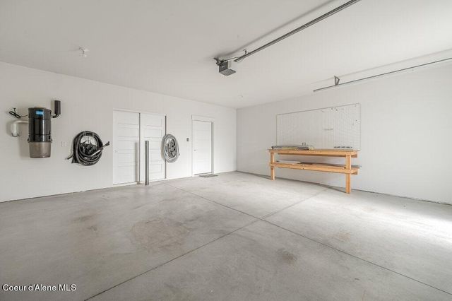 8042 N HIBISCUS LN, Coeur D'alene, ID 83815