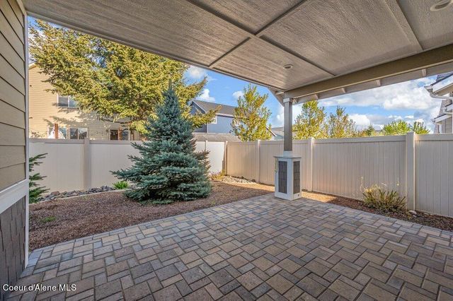 8042 N HIBISCUS LN, Coeur D'alene, ID 83815