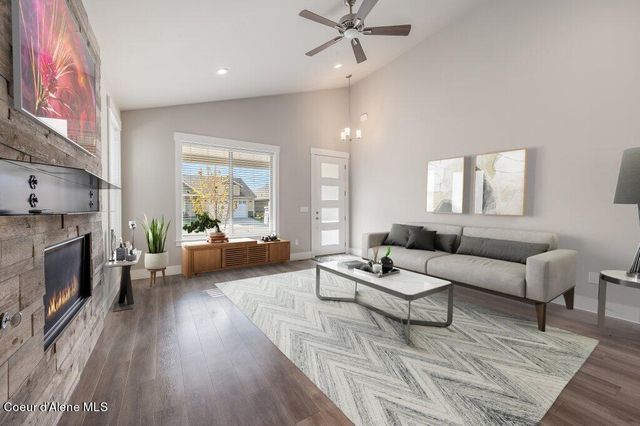 8042 N HIBISCUS LN, Coeur D'alene, ID 83815