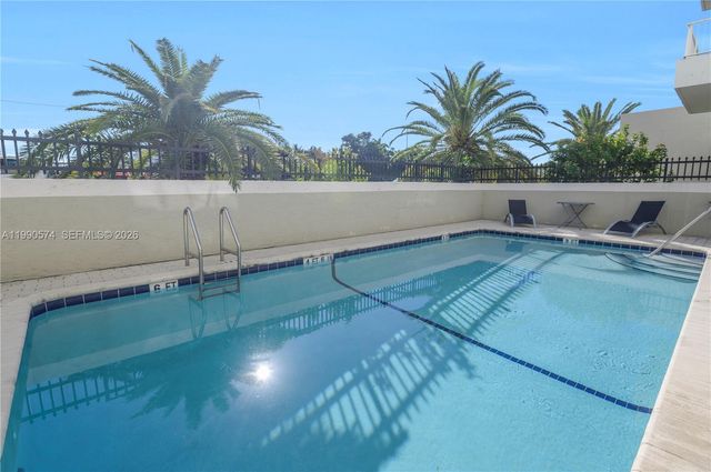 2600 Collins Ave 204, Miami Beach, FL 33140