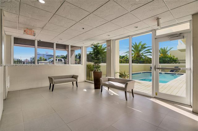 2600 Collins Ave 204, Miami Beach, FL 33140