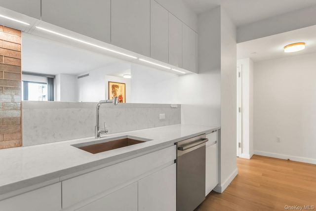 138-35 39th Avenue 14M, Flushing, NY 11354