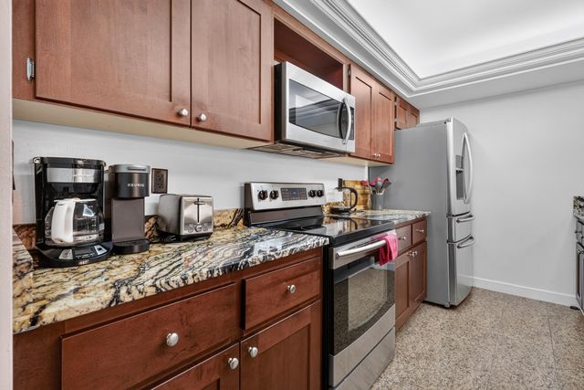 222 Old Meadow Way, Palm Beach Gardens, FL 33418