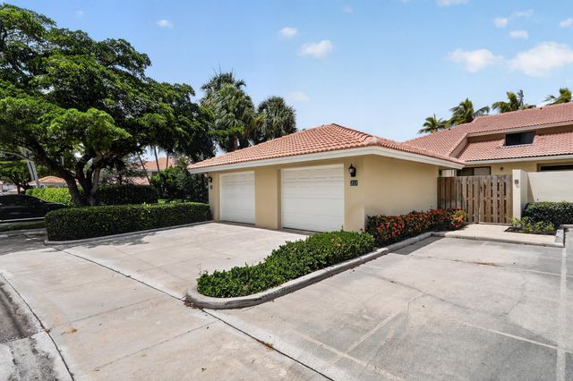 222 Old Meadow Way, Palm Beach Gardens, FL 33418
