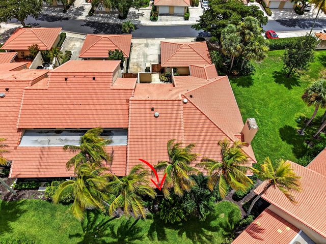 222 Old Meadow Way, Palm Beach Gardens, FL 33418