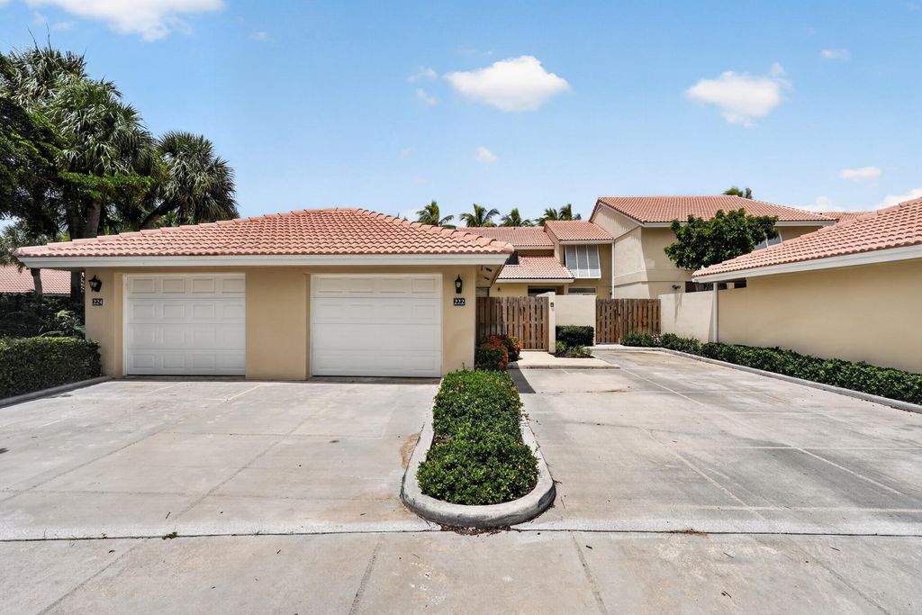 222 Old Meadow Way, Palm Beach Gardens, FL 33418