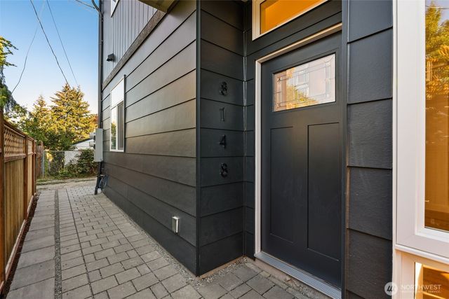 8148 13th Avenue SW, Seattle, WA 98106