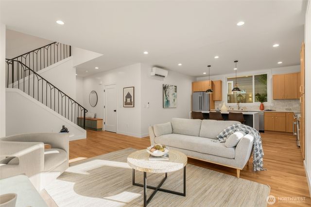 8148 13th Avenue SW, Seattle, WA 98106