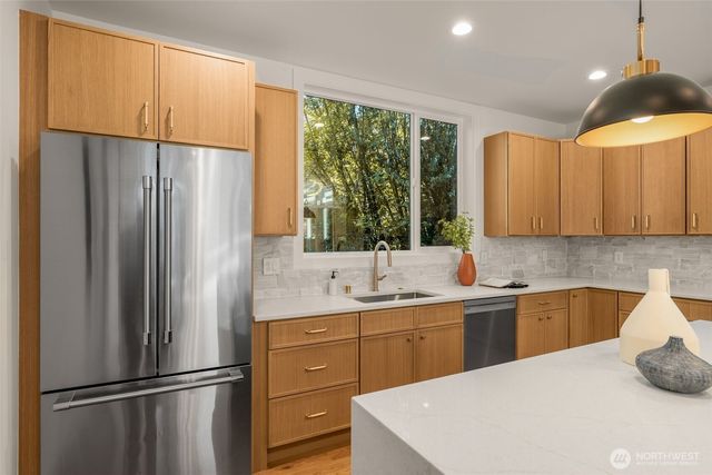 8148 13th Avenue SW, Seattle, WA 98106