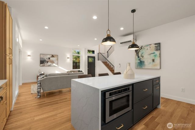 8148 13th Avenue SW, Seattle, WA 98106
