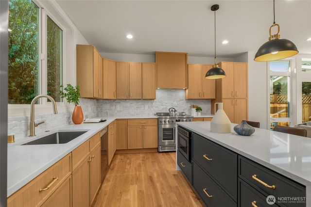 8148 13th Avenue SW, Seattle, WA 98106