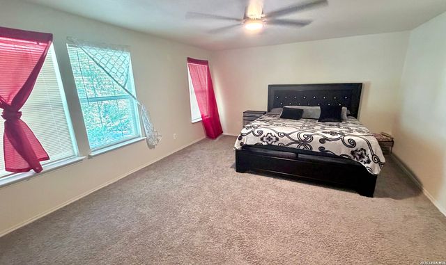 9668 SHOREBIRD LN, San Antonio, TX 78245